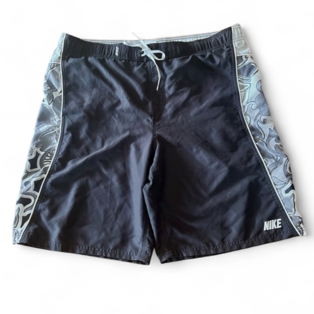 Nike Black & Gray Board Shorts Swim Trunks Men’s Large Athletic Swimwear Beach